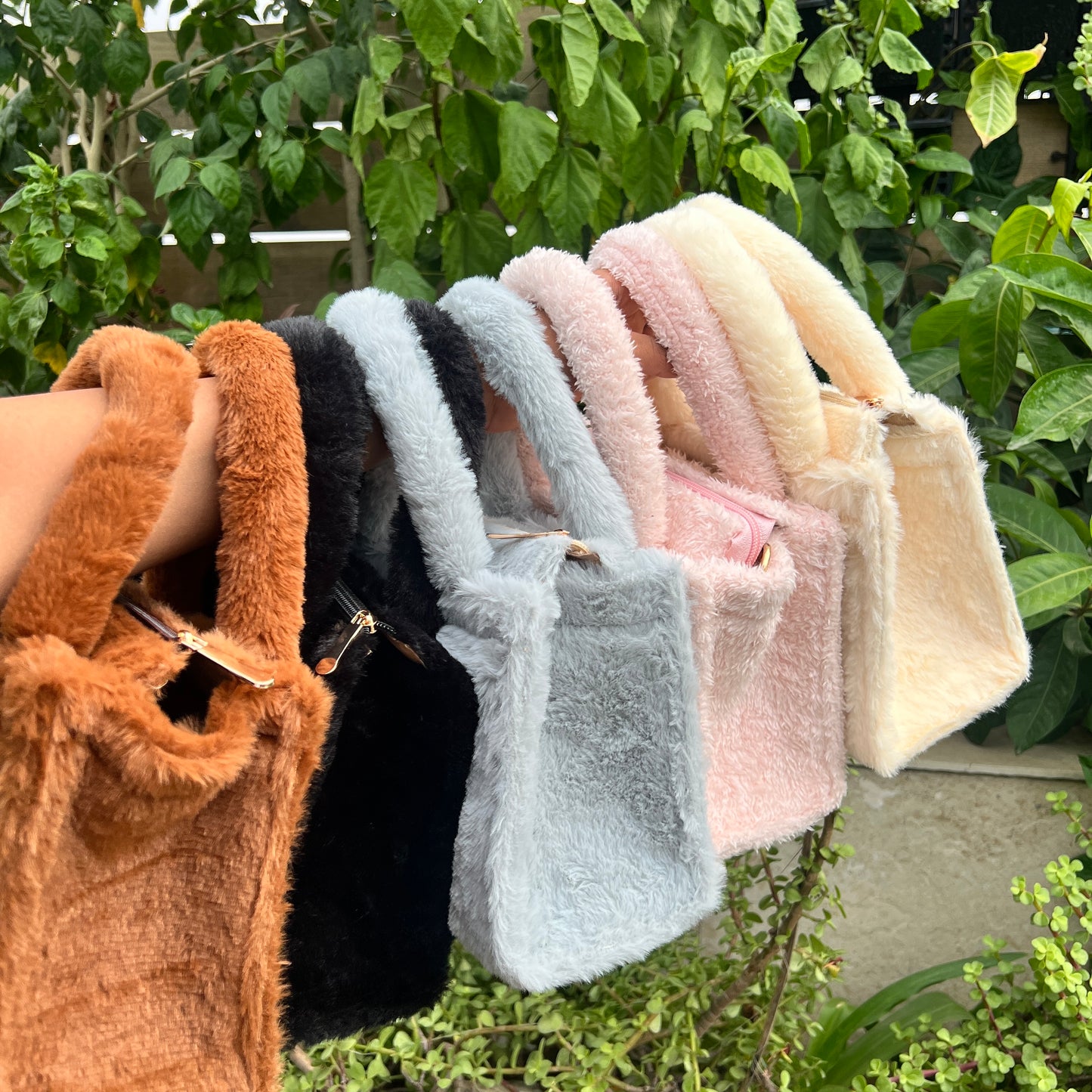 Plush Bear Bags For Women, Girls Tote Fluffy Plush Shoulder Bags Faux Fur  Clutch Purses (White) : Clothing, Shoes & Jewelry - Amazon.com
