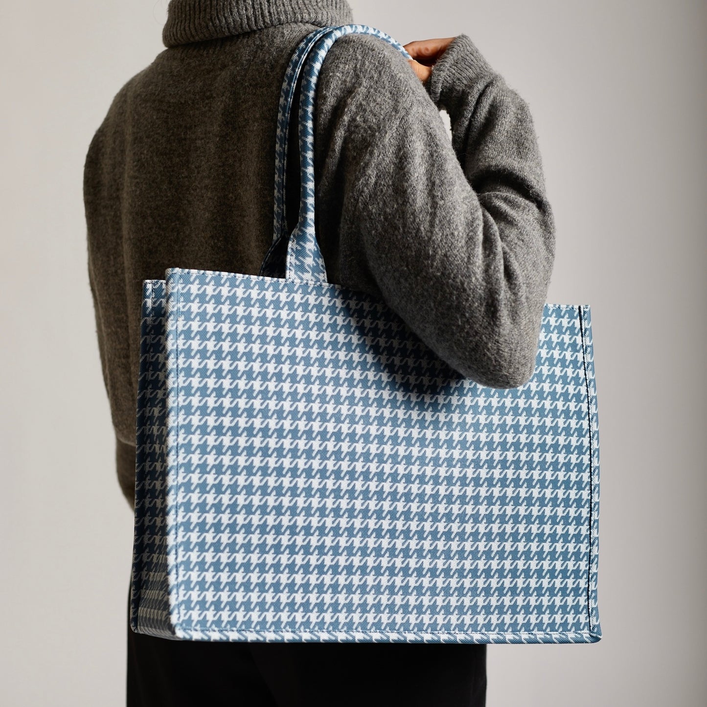 The Everything Tote (Blue)