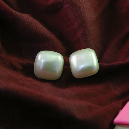 Big pearl Studs Earrings - 32 mm.